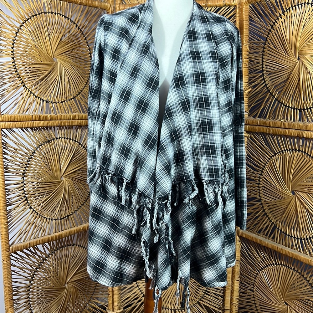 Black and white plaid flannel open cardigan.  Falls Creek Medium. cotton